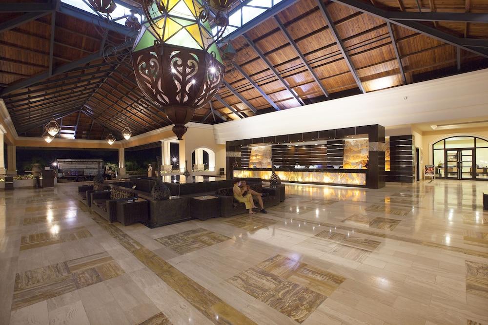 Majestic Elegance (adults Only) 5*